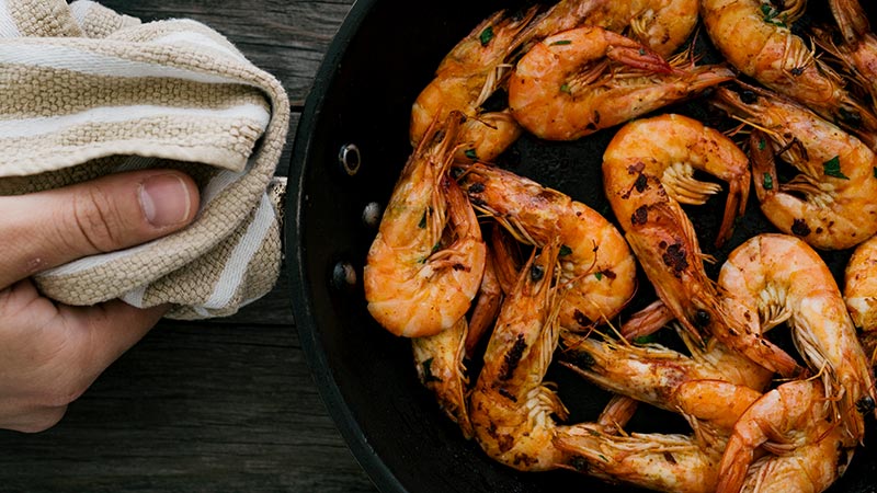 Hot and spiced prawns 