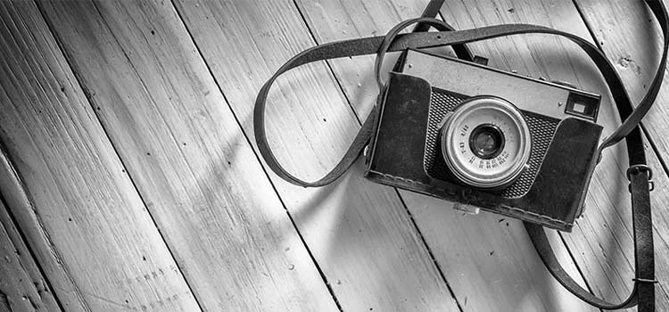 Black and white photo of a vintage camera
