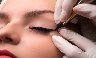 Makeup Artist - Eyeliner