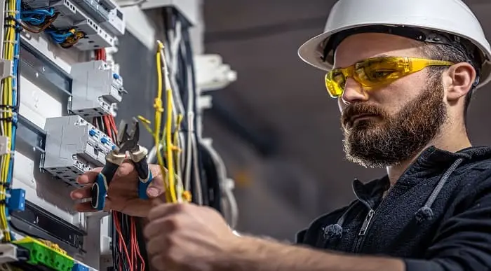 Professional Electrician 13 Electrician Courses Bundle.webp