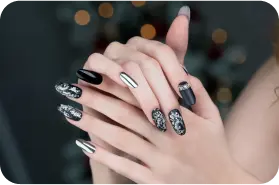 black-nails-manicure 2